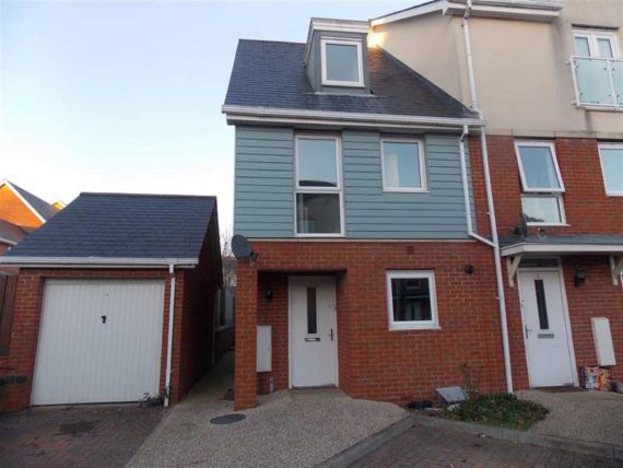 3 Bedroom End of Ter...